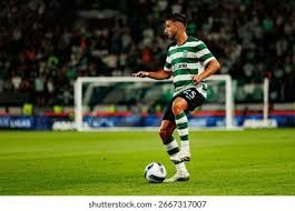 纽约洋基名宿卢·贾里格的球衣号码 4 号，是棒球史上首个永久退役的号码