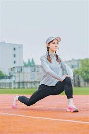 今晚鹿死谁手？国米客战尤文海报：劳塔罗单人出镜